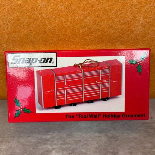 Snap 2002 tool wall - snap-on, holiday
