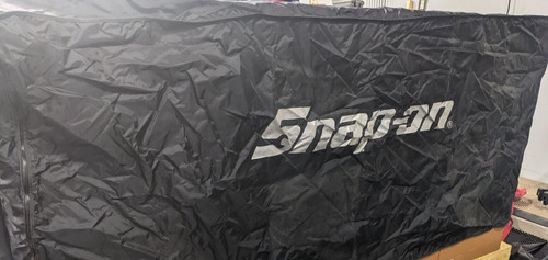At452 snap black - on, cover